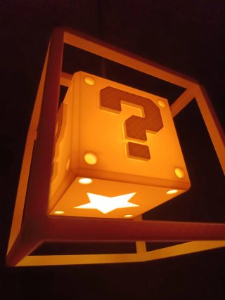 Candeeiro Super Mario Bloco de Interrogação