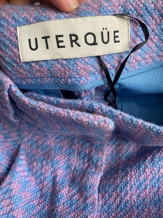 Traje Uterqüe azul y rosa
