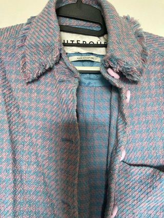 Traje Uterqüe azul y rosa