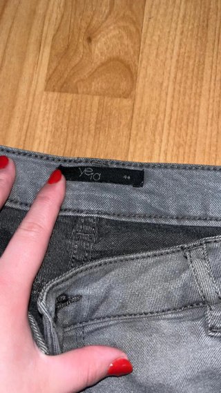 Pantalón vaquero mujer gris