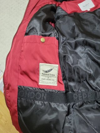 Chaqueta de plumas Pepe Jeans con capucha