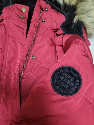 Chaqueta de plumas Pepe Jeans con capucha