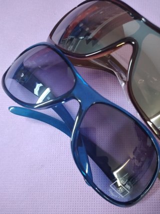 Set 2 Occhiali da Sole Blu e Marroni