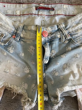 Shorts vaqueros con estampado de calaveras vintage