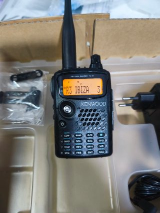 Kenwood TH-F7E Walkie Talkie Dual Bander