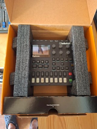 Elektron Digitone Sintetizador Digital