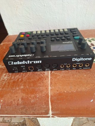 Elektron Digitone Sintetizador Digital