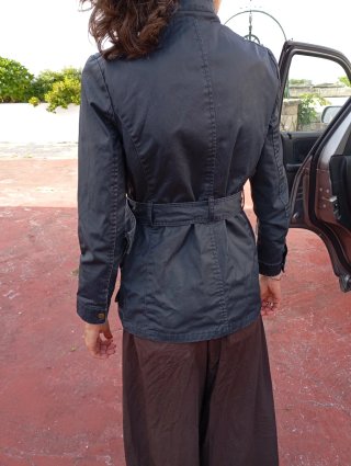 Chaqueta encerada mujer negra