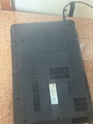 Portátil HP Pavilion 17” como nuevo + cargador