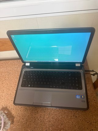 Portátil HP Pavilion 17” como nuevo + cargador