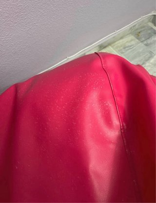 Puff pera piel sintética rosa fucsia