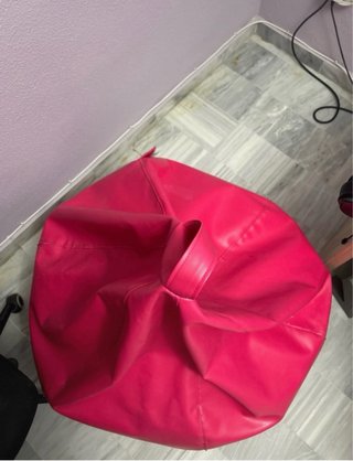 Puff pera piel sintética rosa fucsia