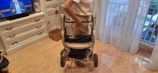 Carrito de bebé azul marino