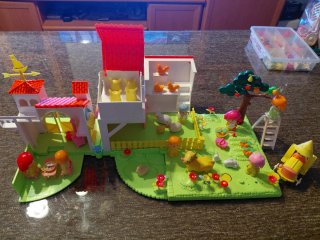 Granja Pinypon con figuras y accesorios