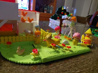 Granja Pinypon con figuras y accesorios