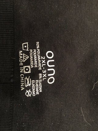 Reggiseno sportivo nero con bottoni