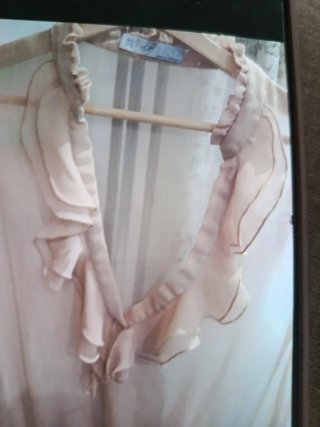 Blusa volantes beige Talla M