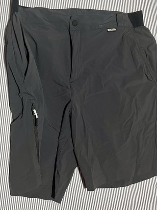 Pantalón corto montaña Regatta gris