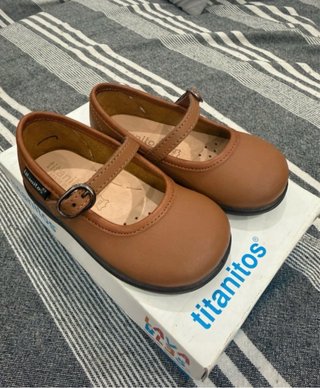 Merceditas piel Titanitos nuevas talla 21