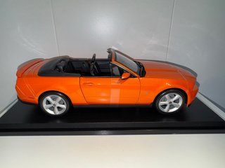 1:18  Ford Mustang GT Convertible 2010