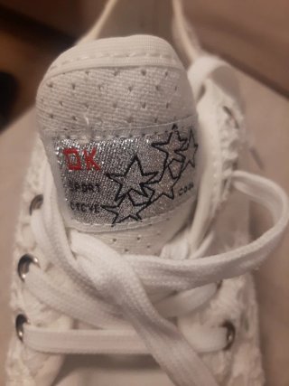 Zapatillas blancas de encaje