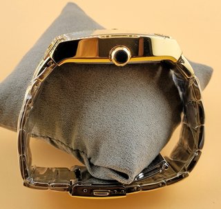 Reloj Guess Phoenix nuevo dorado
