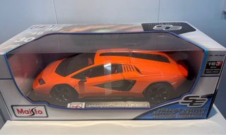 1:18 Lamborghini Countach LPI 800-4