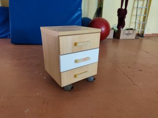 Mesita 3 cajones madera y ruedas