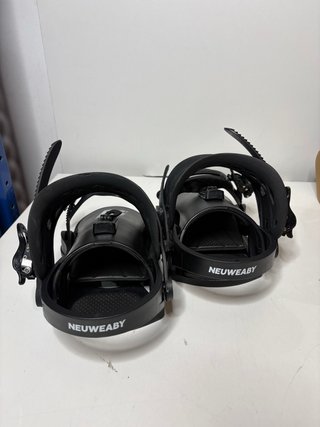 : Fijaciones Snowboard NEUWEABY Negras