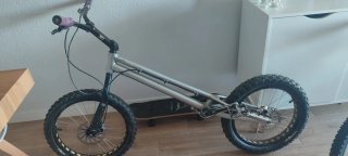Bicicleta de trial talla 1010. Marco Echo