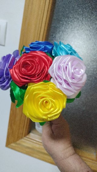 Flores de tela y saten  precio por privado