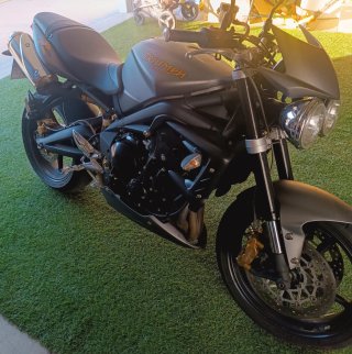 Triumph Street Triple R 675