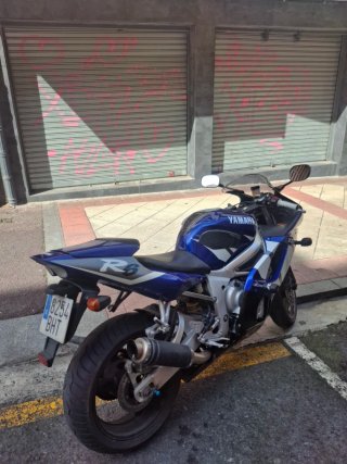Yamaha R6 2001 Azul y Blanca