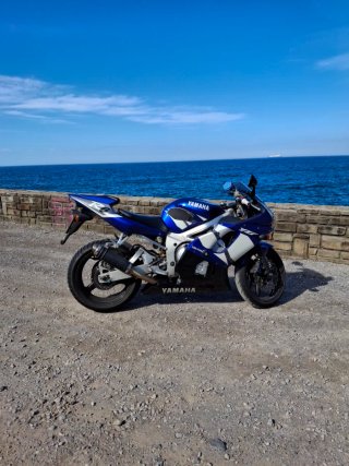 Yamaha R6 2001 Azul y Blanca