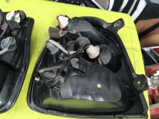 Pilotos Traseros Kia Carnival 2001