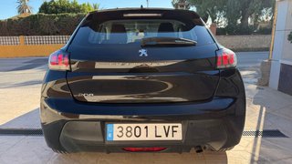 Peugeot 208 2021