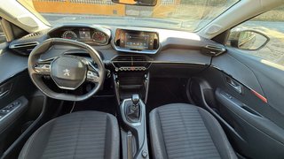 Peugeot 208 2021