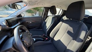 Peugeot 208 2021