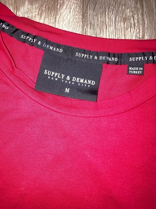 Camiseta Supply & Demand Roja Talla M