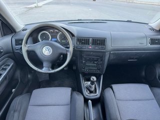 Volkswagen Golf 2003