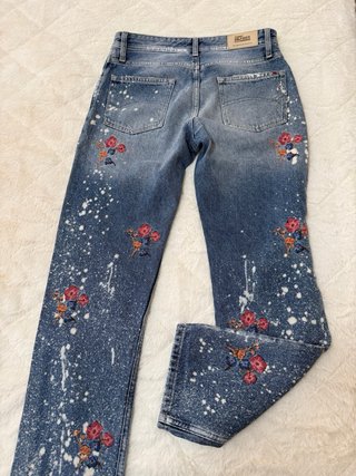 Pantalones vaqueros Tommy Hilfiger bordados