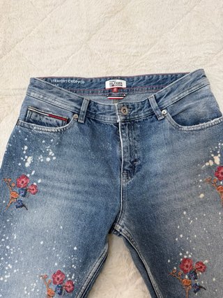 Pantalones vaqueros Tommy Hilfiger bordados