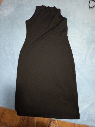 Vestido negro mujer cuello alto sin mangas