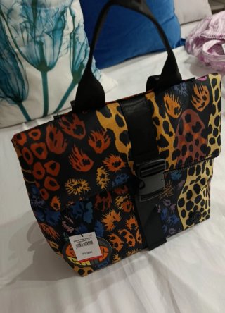 Mochila Misako Multicolor Estampada. Con etiqueta