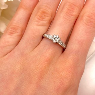 Anillo de oro 18kt con diamantes