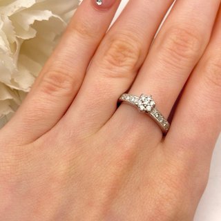 Anillo de oro 18kt con diamantes