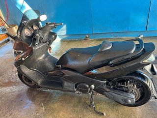 Yamaha TMAX inyección Maxi Scooter Negra