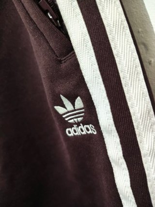 Chándal Adidas Granate con Rayas Blancas