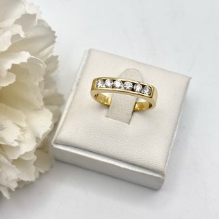 Anillo de oro 18kt con diamantes