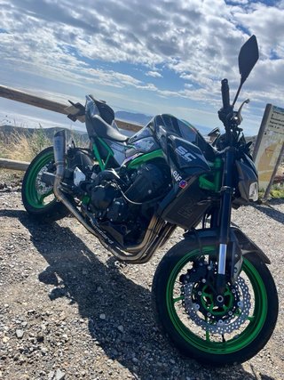 Kawasaki Z 900 Negra y Verde
